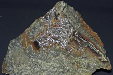 碲-石英-黄铁矿热液脉例
